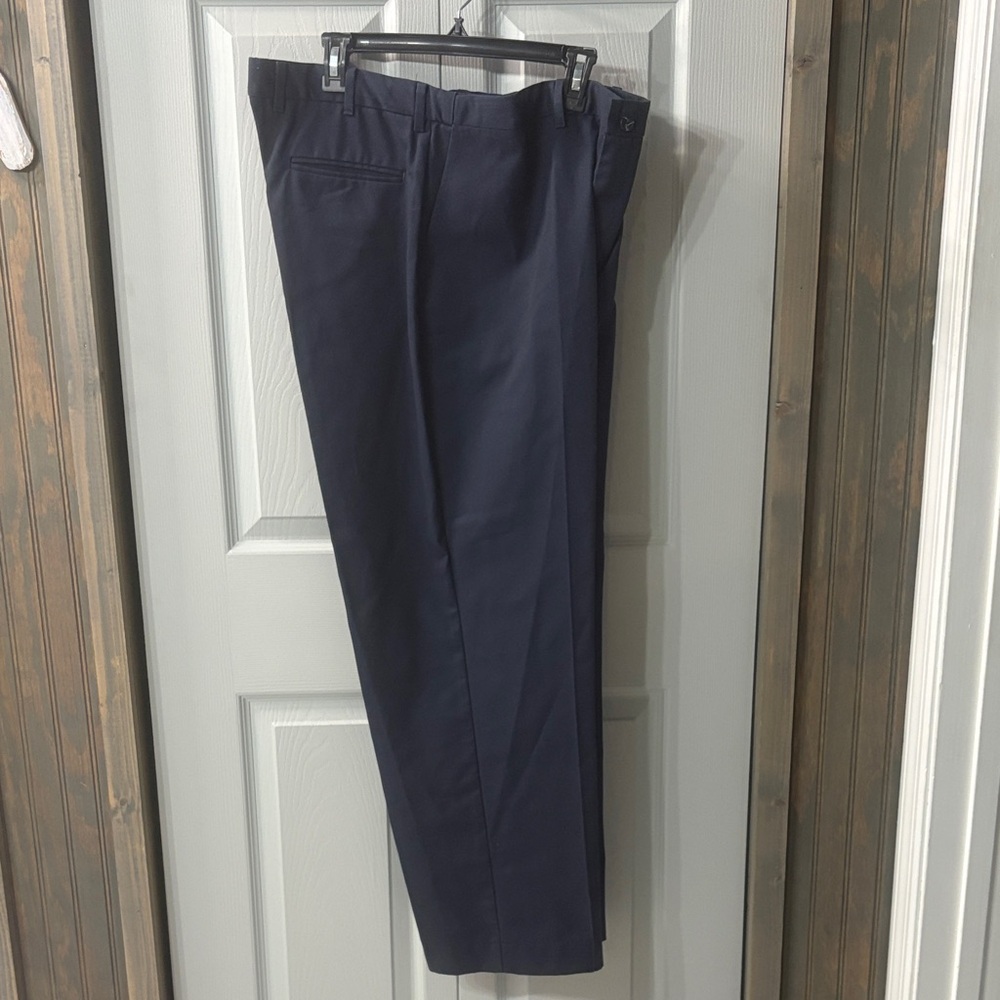 EUC Edwards Men's Classic Dress Pants - Navy Blue size 38UR inseam 29”